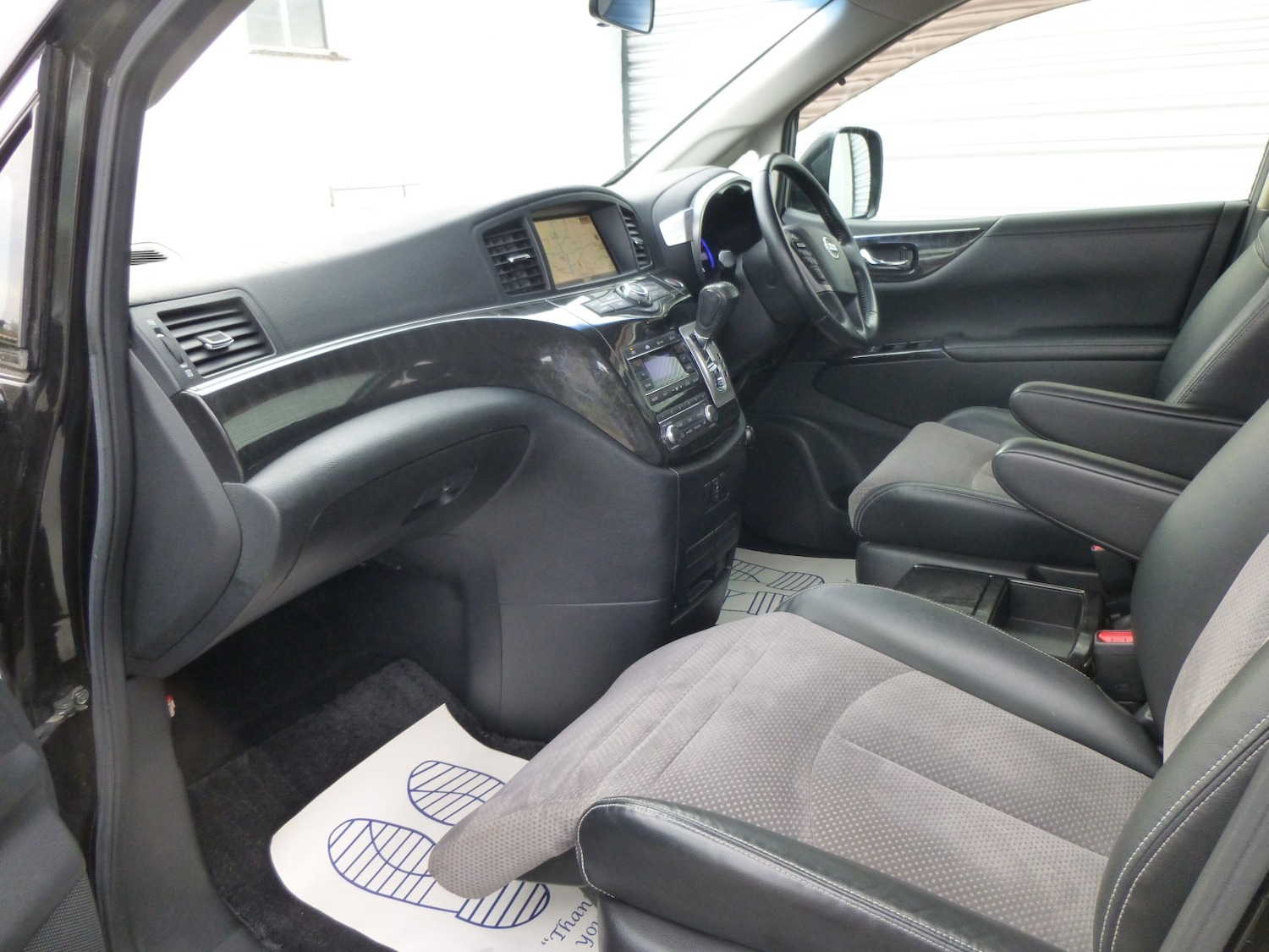 Used Nissan Elgrand 2021 for sale - 76257646: Photo 9