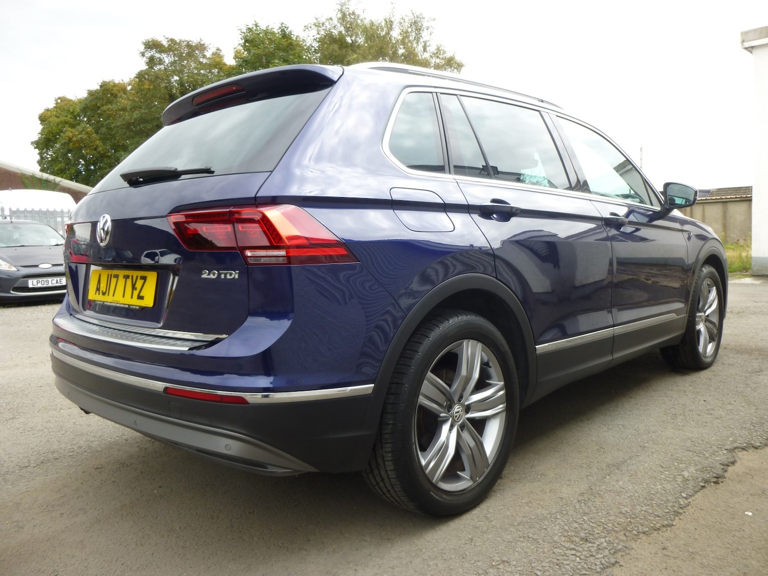 Used Volkswagen Tiguan 2017 for sale - 76769308: Photo 4