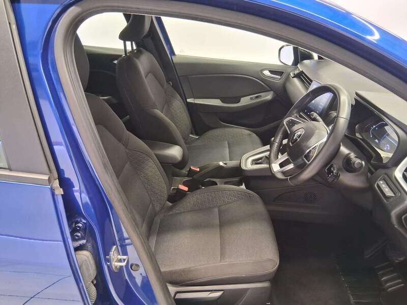 Used Renault Clio 2023 for sale - 77490933: Photo 11