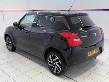 Used Suzuki Swift 2021 for sale - 79309496: Photo