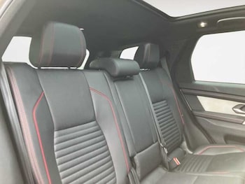 Used Land Rover Discovery Sport 2022 for sale - 79332326: Photo