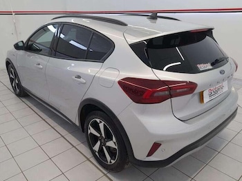 Used Ford Focus 2023 for sale - 76138714: Photo 4