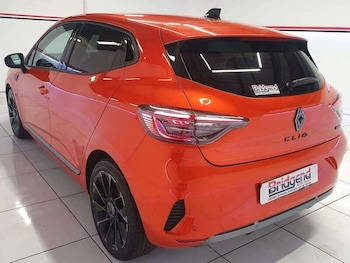 Used Renault Clio 2023 for sale - 79309773: Photo