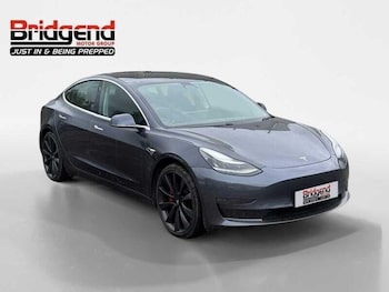 Tesla - Model 3