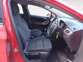 Used Vauxhall Astra 2020 for sale - 76136586: Photo 2