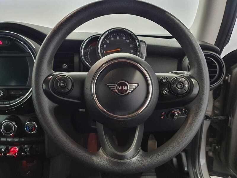 Used MINI Hatch 2019 for sale - 76138161: Photo 11