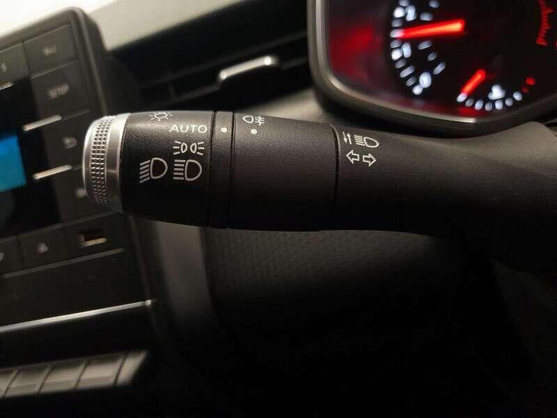 Used Renault Clio 2020 for sale - 76174762: Photo 17