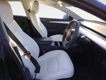 Used Tesla Model 3 2021 for sale - 76137588: Photo 4