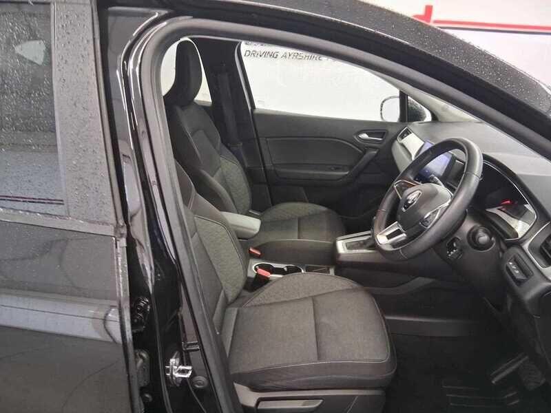 Used Renault Captur for sale - 76472517: Photo 11