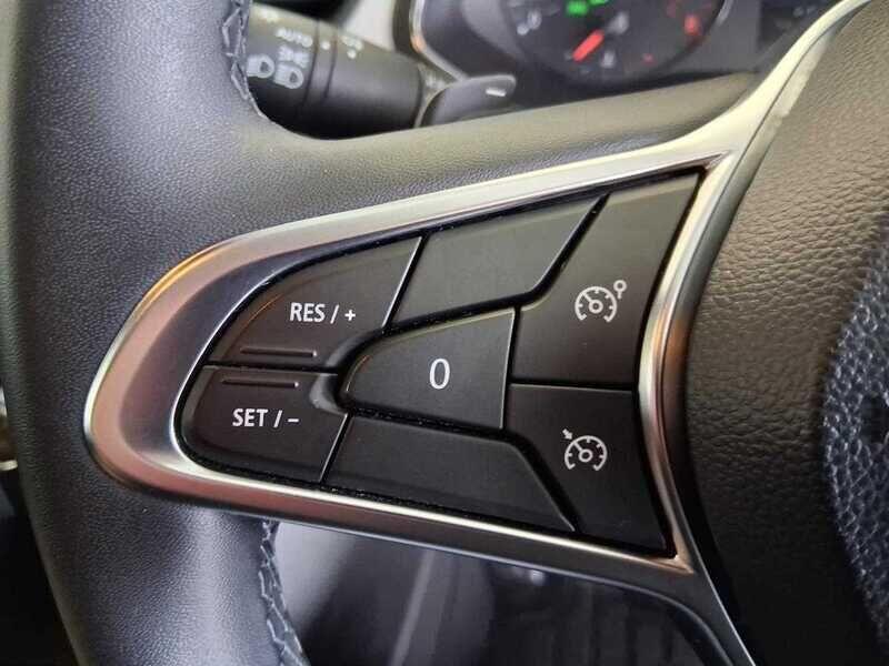 Used Renault Captur for sale - 76472517: Photo 21