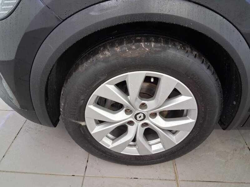 Used Renault Captur for sale - 76472517: Photo 7