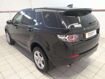 Used Land Rover Discovery Sport 2017 for sale - 76521819: Photo