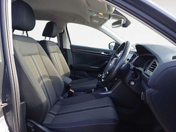 Used Volkswagen T-Roc 2019 for sale - 77947248: Photo