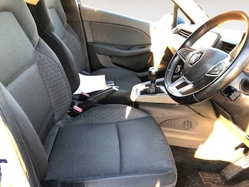 Used Renault Clio 2020 for sale - 76912712: Photo