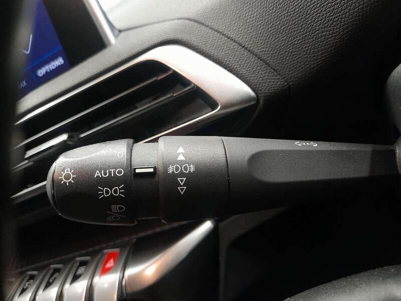 Used Peugeot 5008 2020 for sale - 77036289: Photo 21