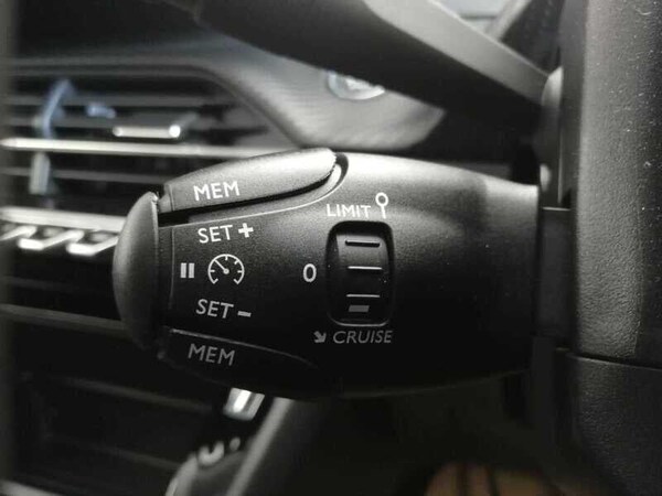 Used Peugeot 2008 2022 for sale - 76138005: Photo 20