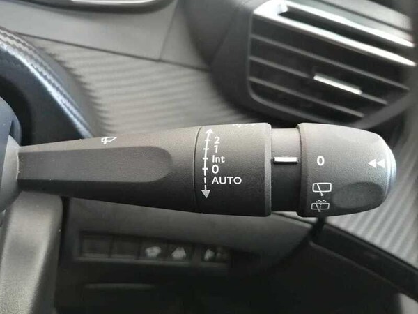 Used Peugeot 2008 2022 for sale - 76138005: Photo 22