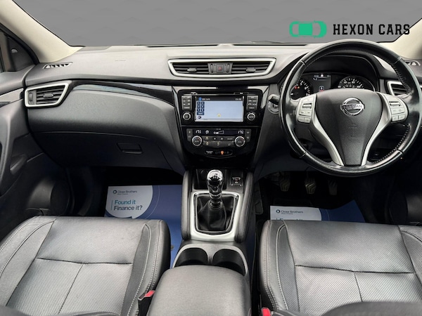 Used Nissan Qashqai 2015 for sale - 76104500: Photo 2