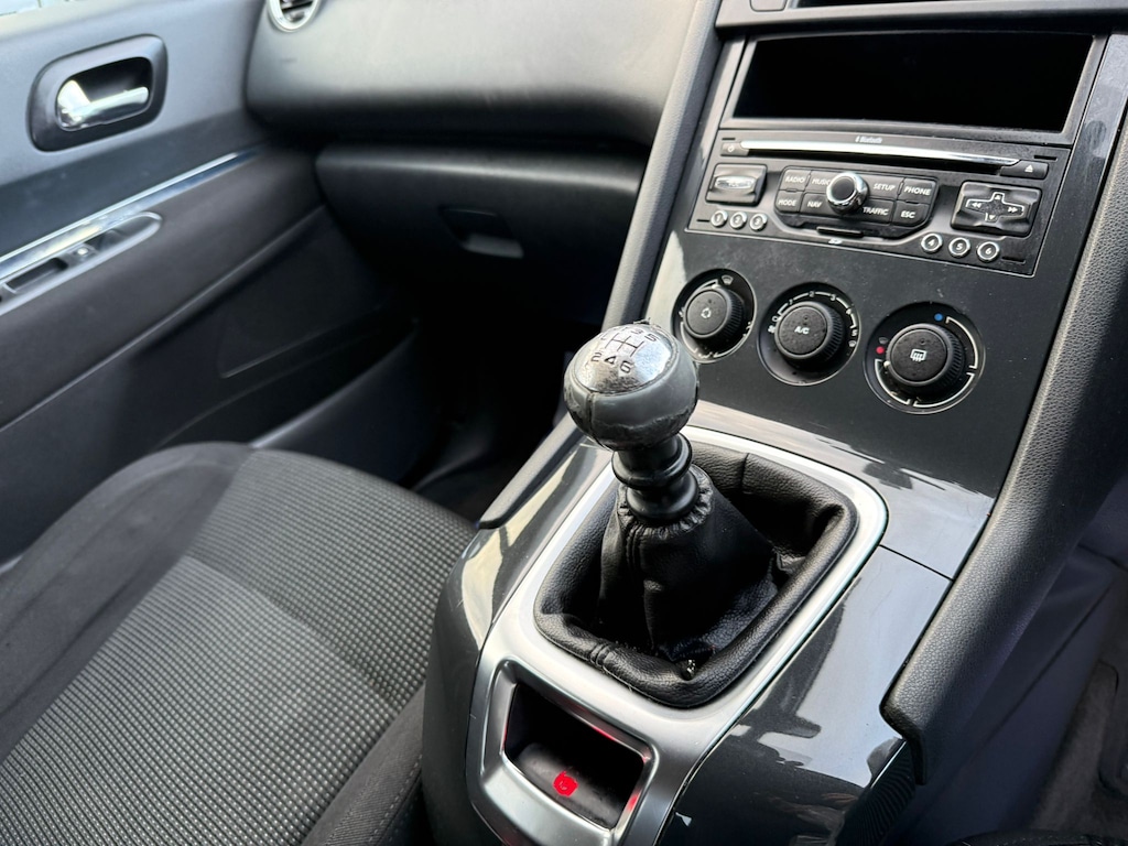 Used Peugeot 5008 2011 for sale - 76948674: Photo 12