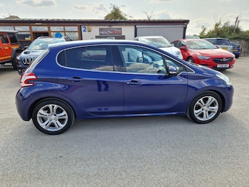 Used Peugeot 208 2013 for sale - 75869485: Photo