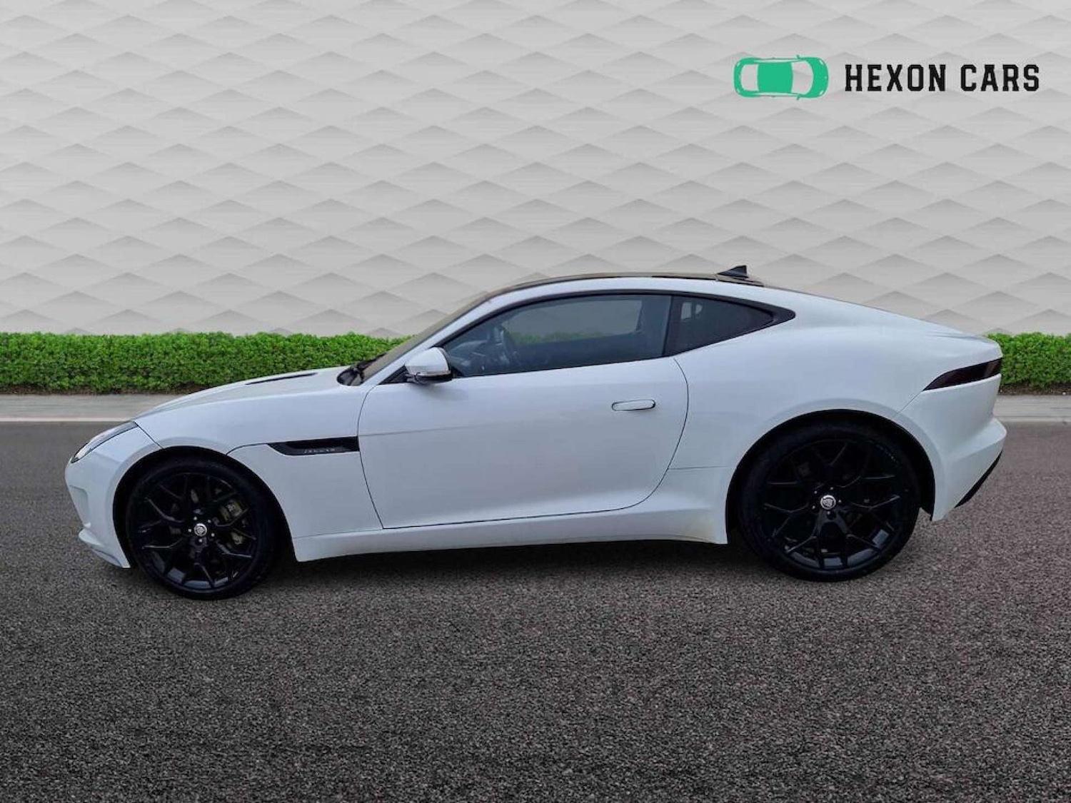 Used Jaguar F-Type 2016 for sale - 77829877: Photo 16