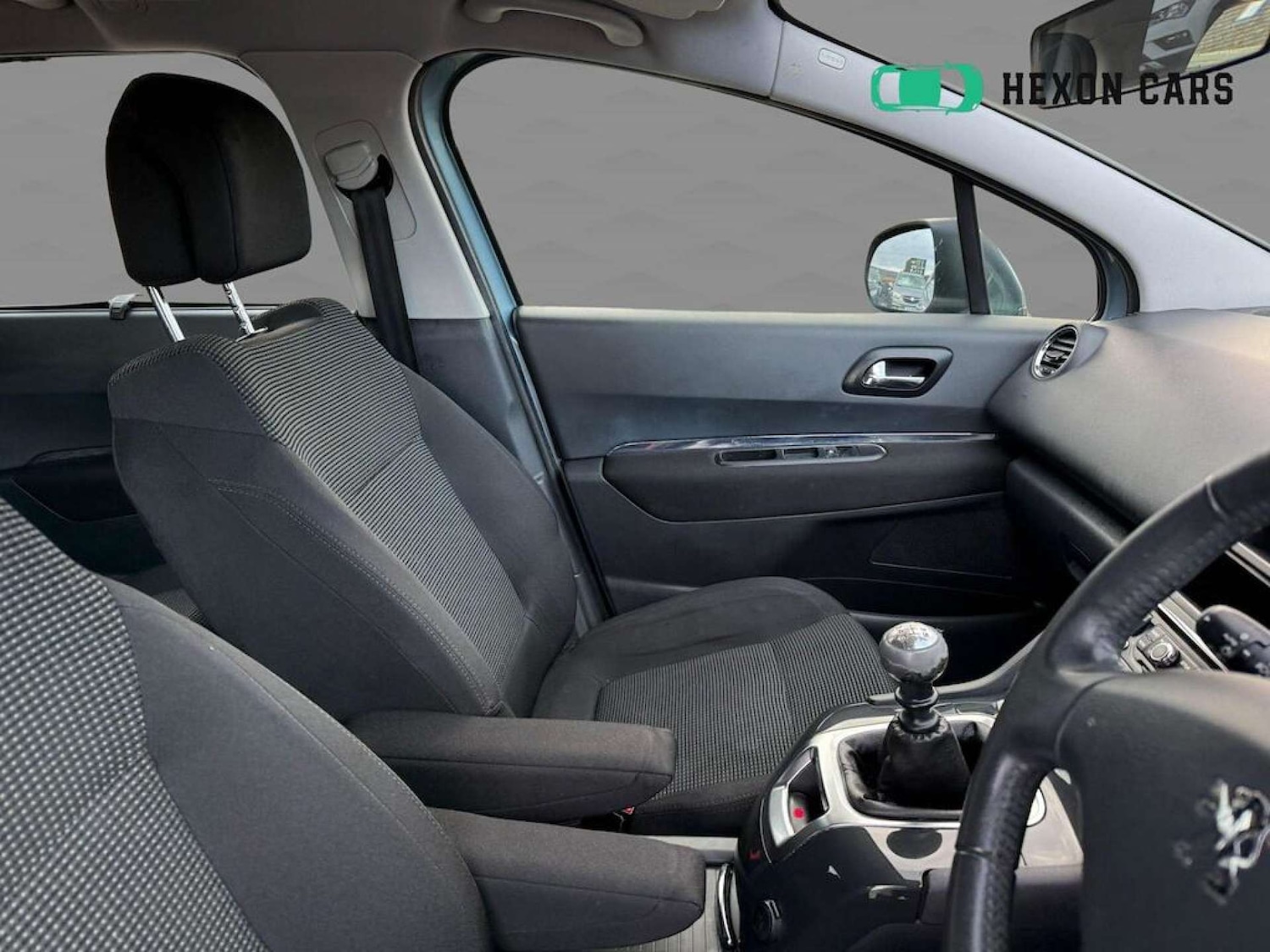 Used Peugeot 5008 2011 for sale - 77829888: Photo 10