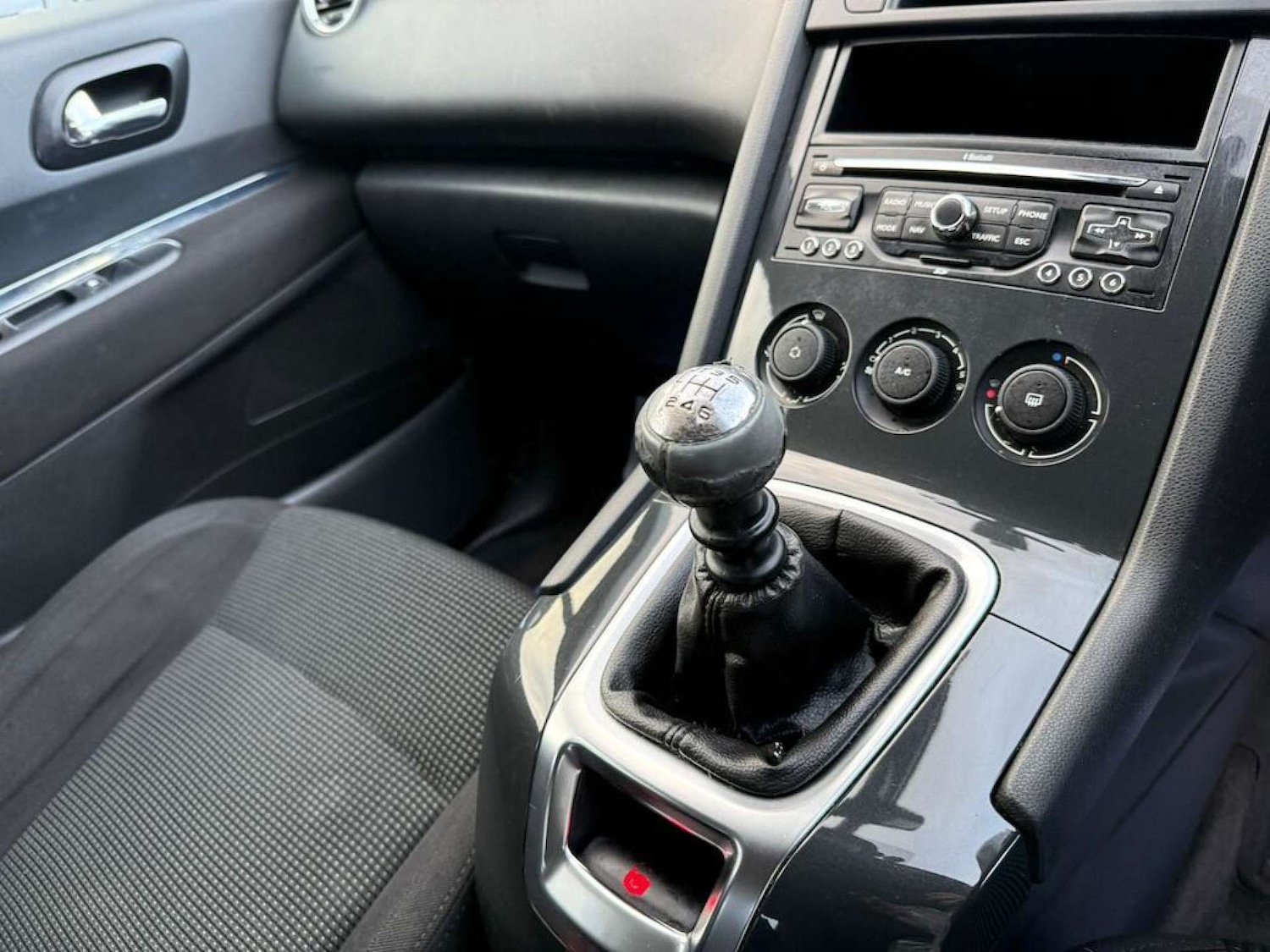 Used Peugeot 5008 2011 for sale - 77829888: Photo 12