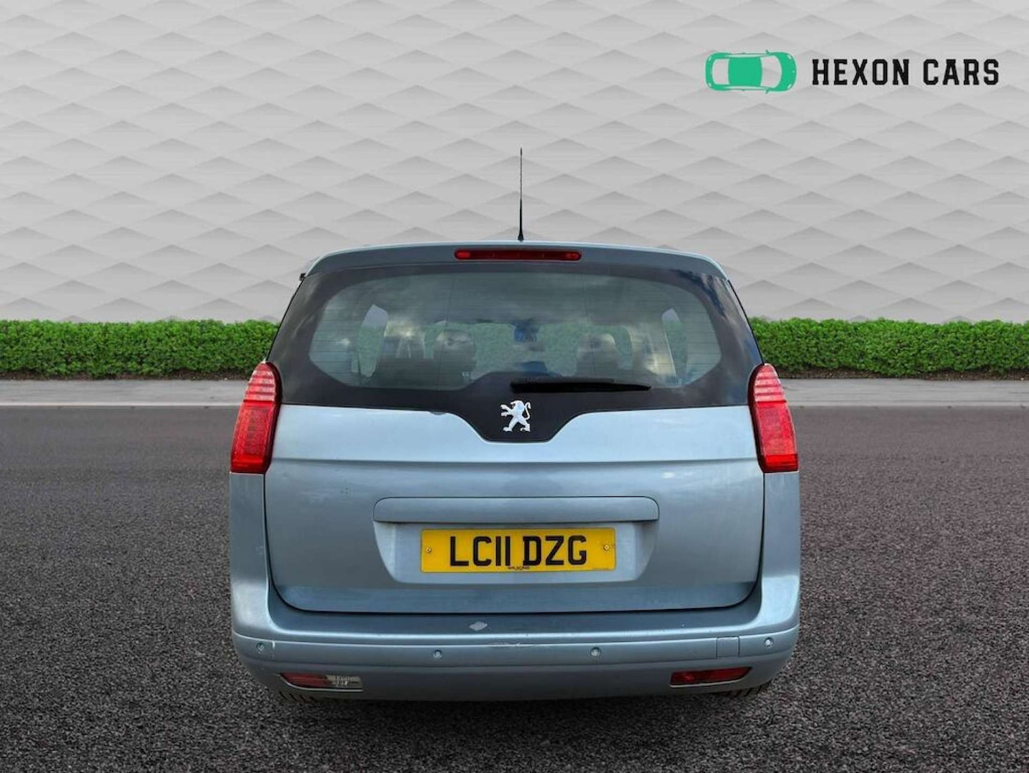 Used Peugeot 5008 2011 for sale - 77829888: Photo 6