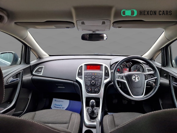 Used Vauxhall Astra 2015 for sale - 76276938: Photo 2