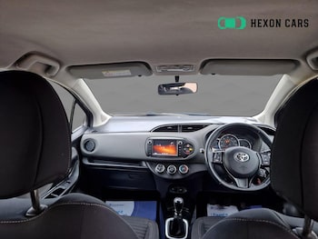 Used Toyota Yaris 2016 for sale - 76501627: Photo