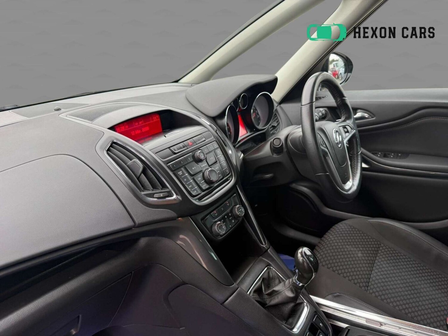 Used Vauxhall Zafira 2015 for sale - 77850687: Photo 9