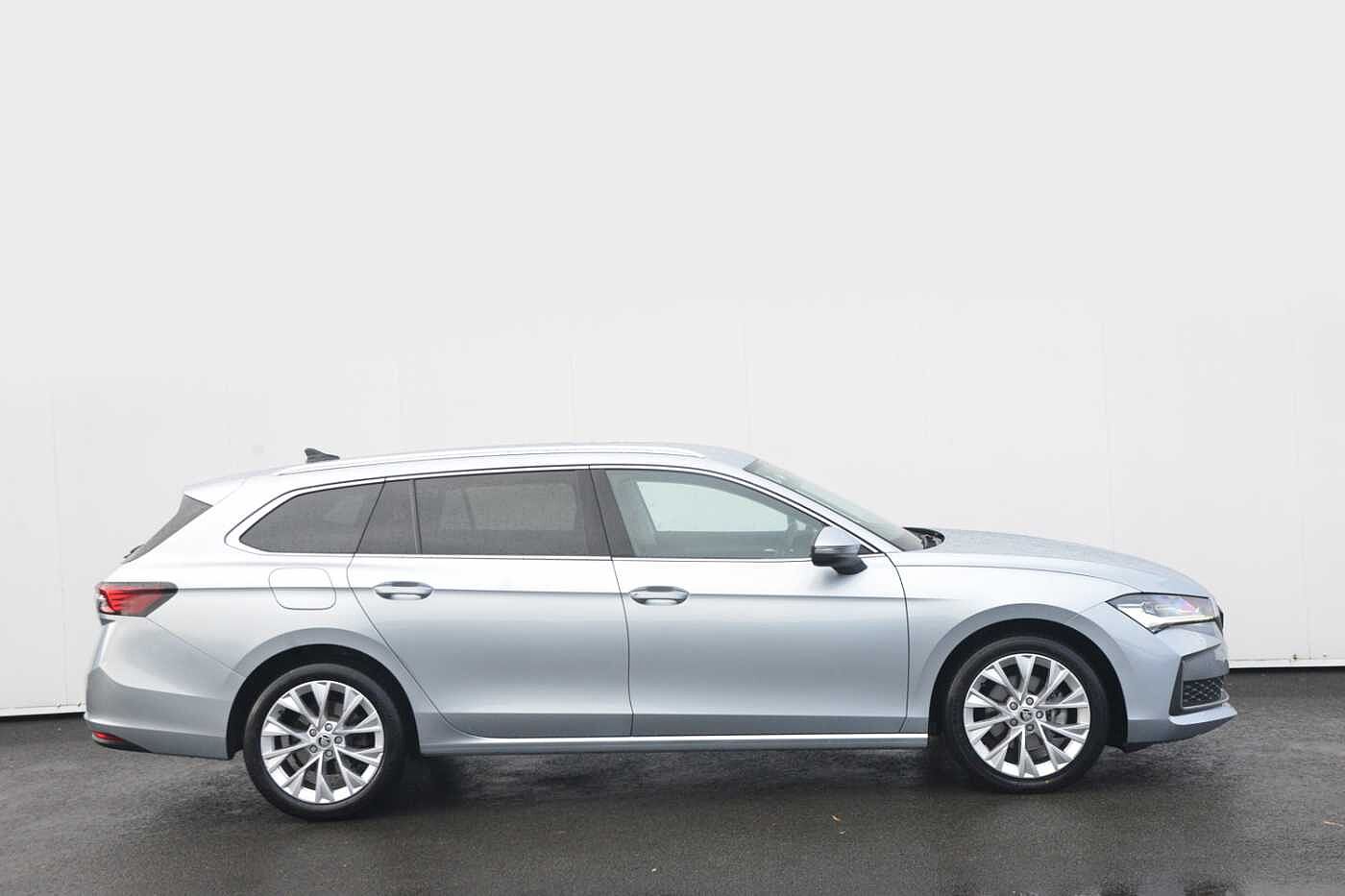 Used Skoda Superb 2024 for sale - 76677636: Photo 4