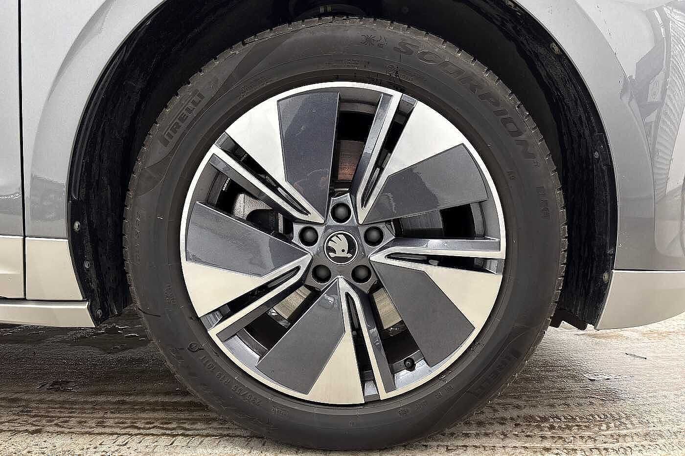 Used Skoda Enyaq 2025 for sale - 77961532: Photo 5