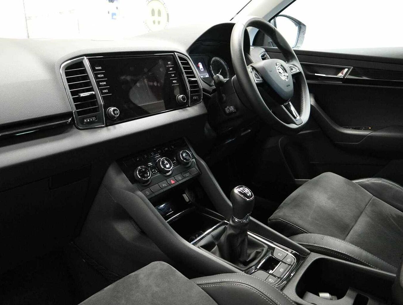 Used Skoda Karoq 2018 for sale - 77888038: Photo 2