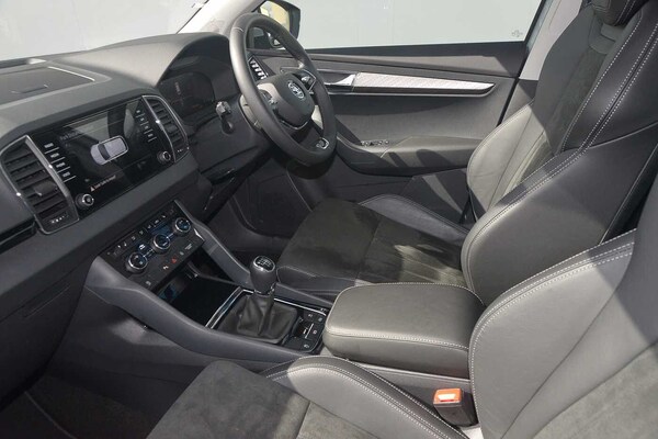 Used Skoda Karoq 2024 for sale - 76287468: Photo 2