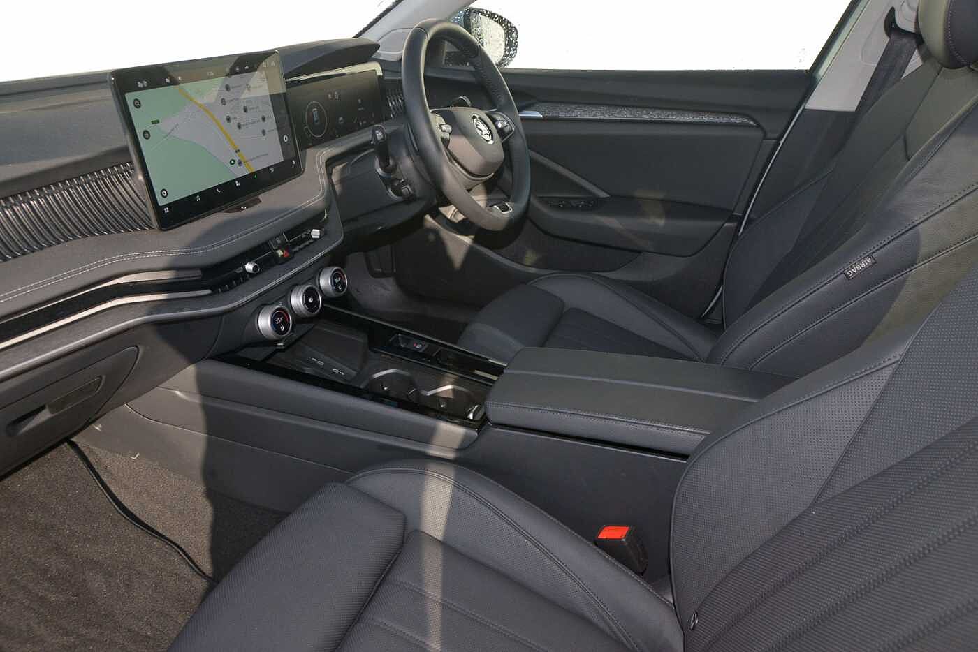 Used Skoda Superb 2024 for sale - 76677362: Photo 2