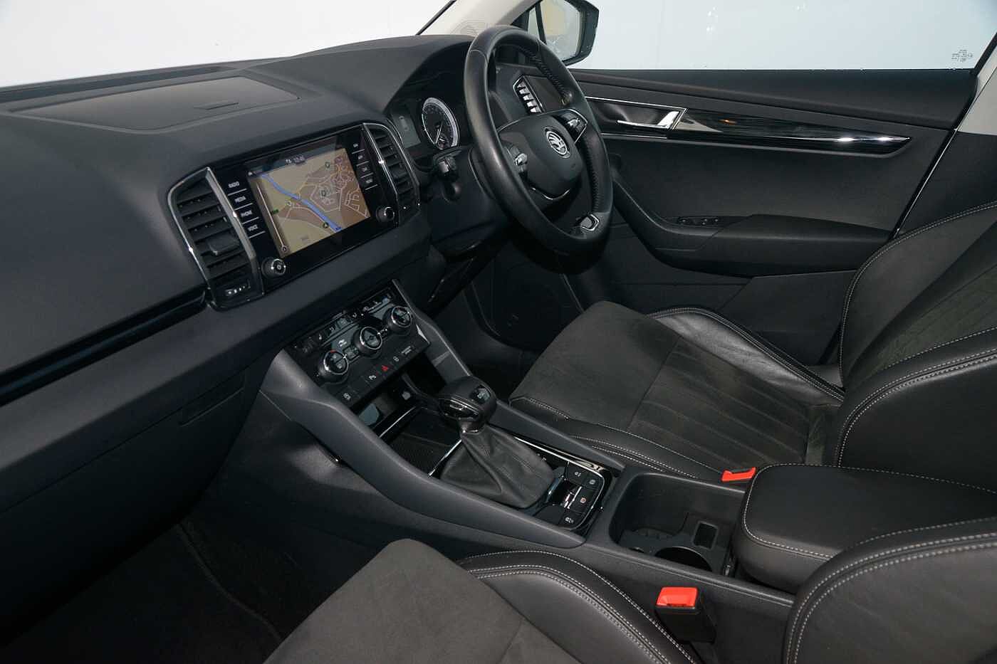 Used Skoda Karoq 2021 for sale - 76673939: Photo 2