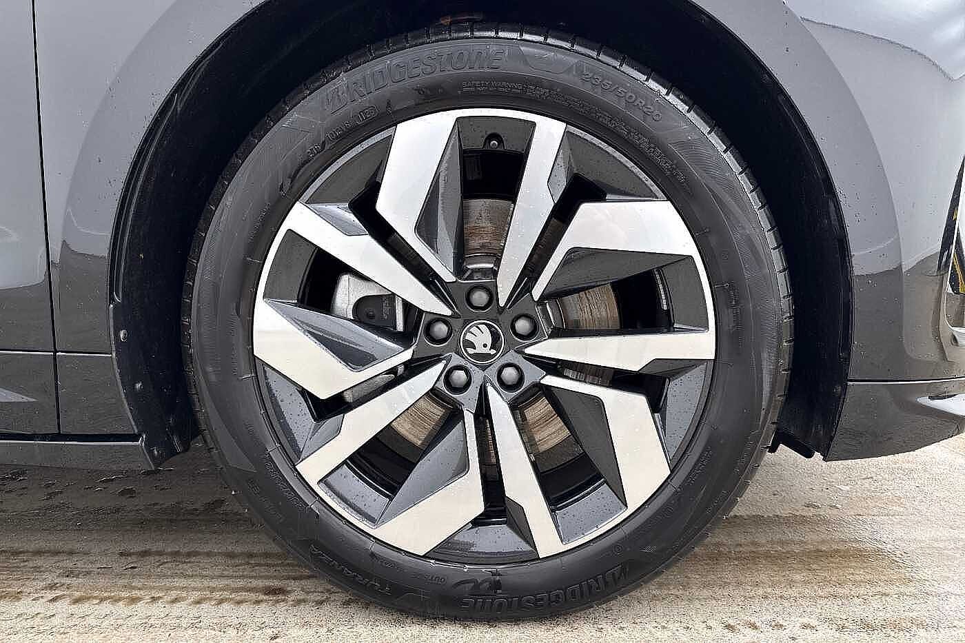 Used Skoda Enyaq 2025 for sale - 77974652: Photo 5