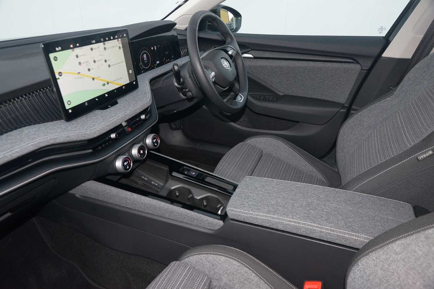 Used Skoda Superb 2024 for sale - 76867121: Photo 2