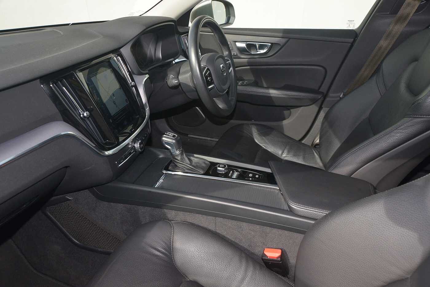 Used Volvo V60 2020 for sale - 76681157: Photo 2