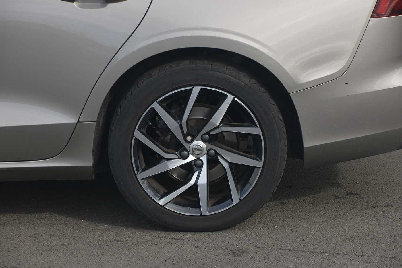 Used Volvo V60 2020 for sale - 76681157: Photo 5