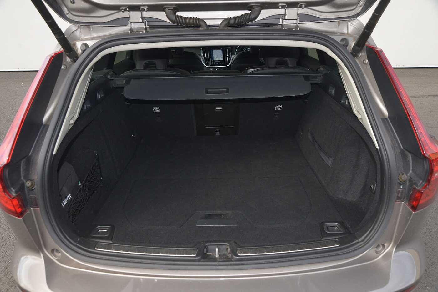 Used Volvo V60 2020 for sale - 76681157: Photo 9