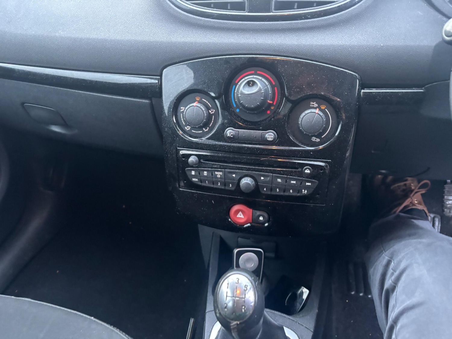 Used Renault Clio 2013 for sale - 77441326: Photo 14