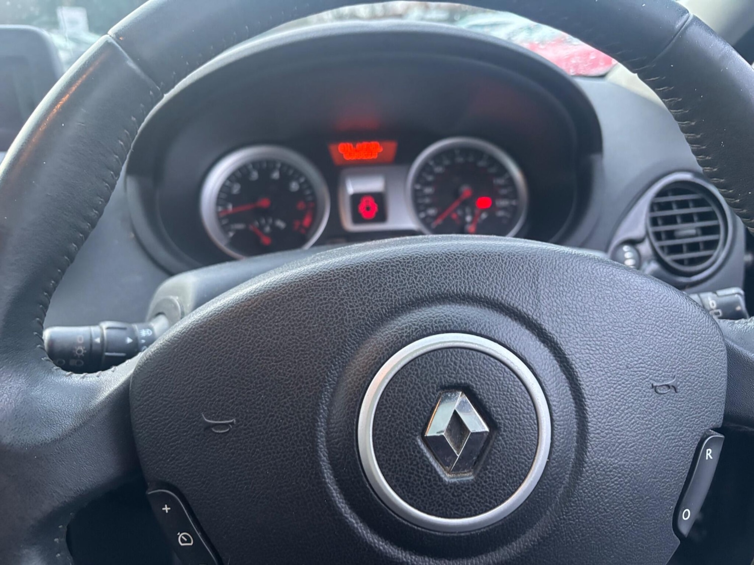 Used Renault Clio 2013 for sale - 77441326: Photo 15