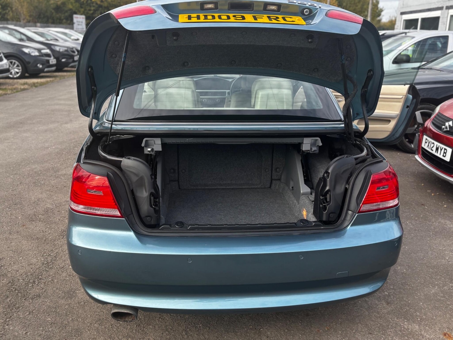 Used BMW 3 Series 2009 for sale - 76151516: Photo 9