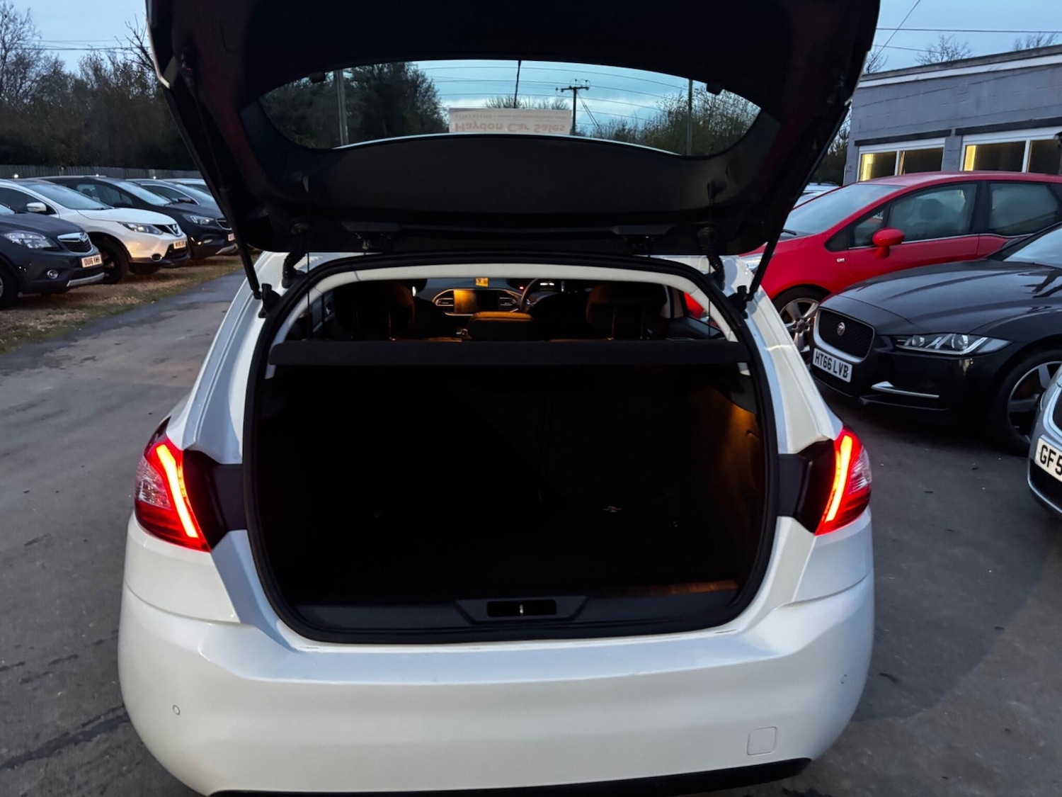 Used Peugeot 308 2015 for sale - 76573555: Photo 6