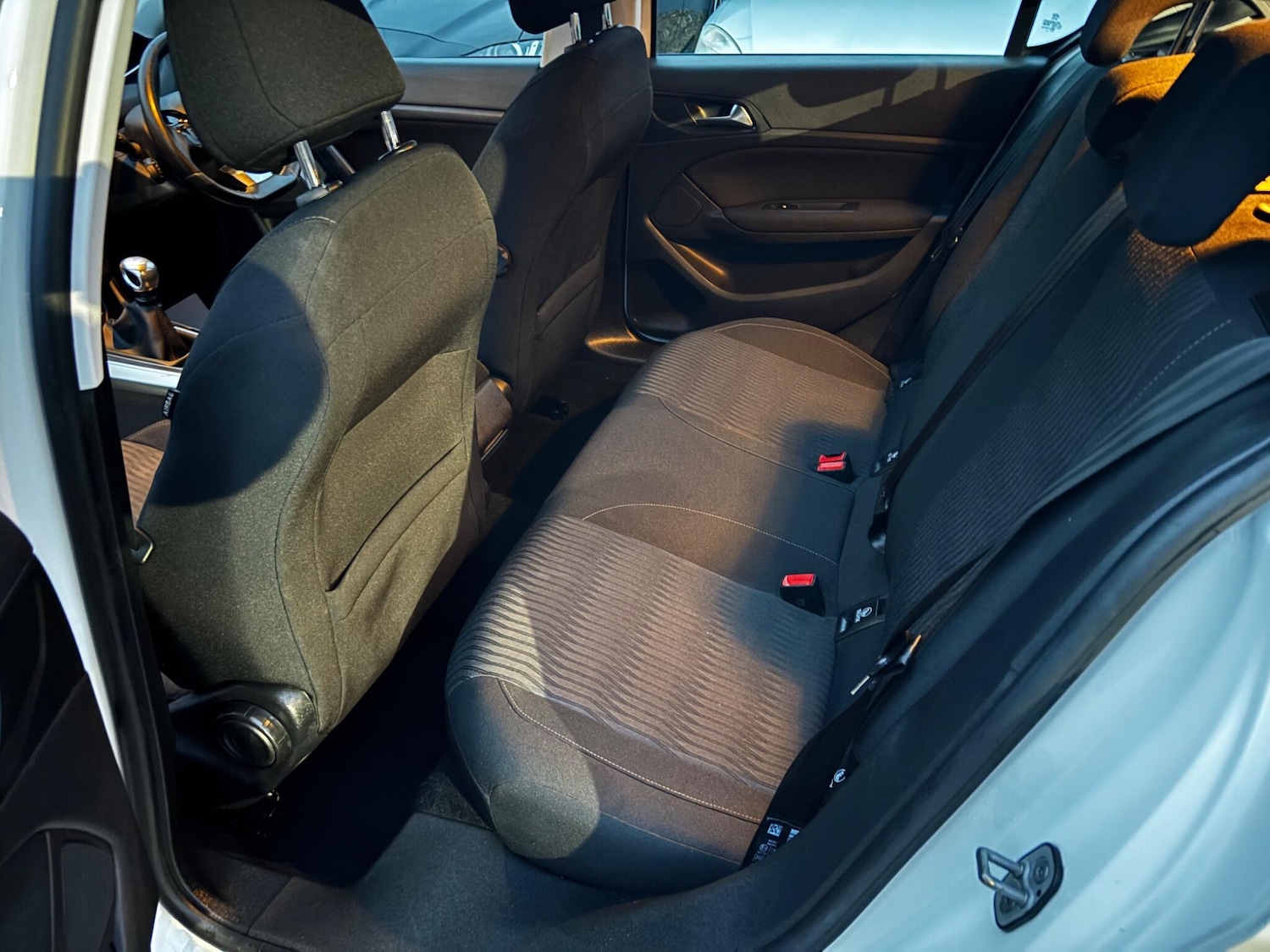 Used Peugeot 308 2015 for sale - 76573555: Photo 9