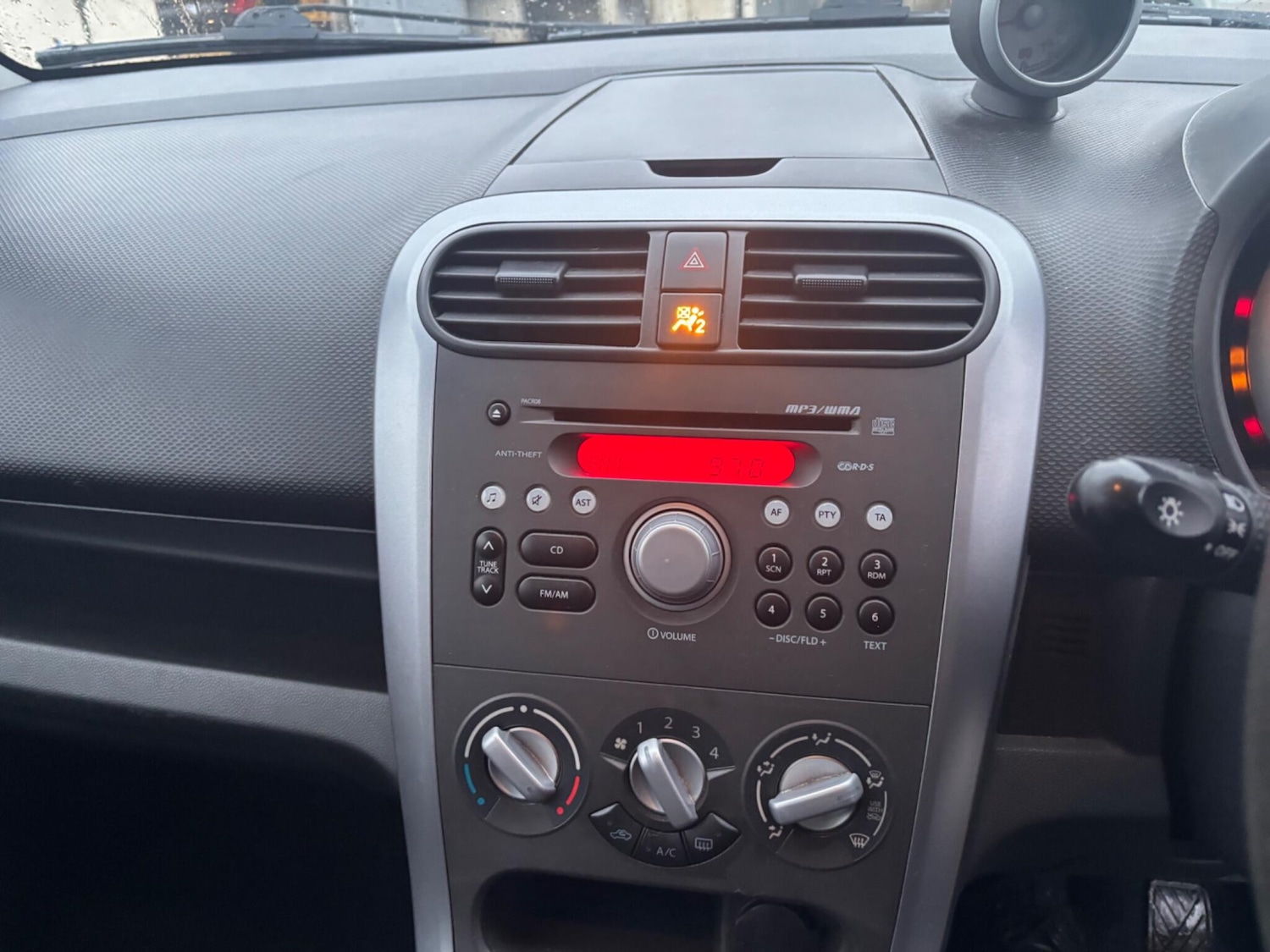 Used Vauxhall Agila 2014 for sale - 77345550: Photo 4