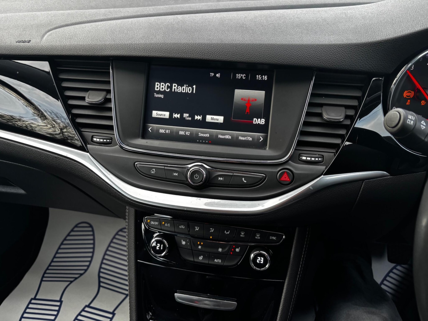 Used Vauxhall Astra 2017 for sale - 76865662: Photo 14