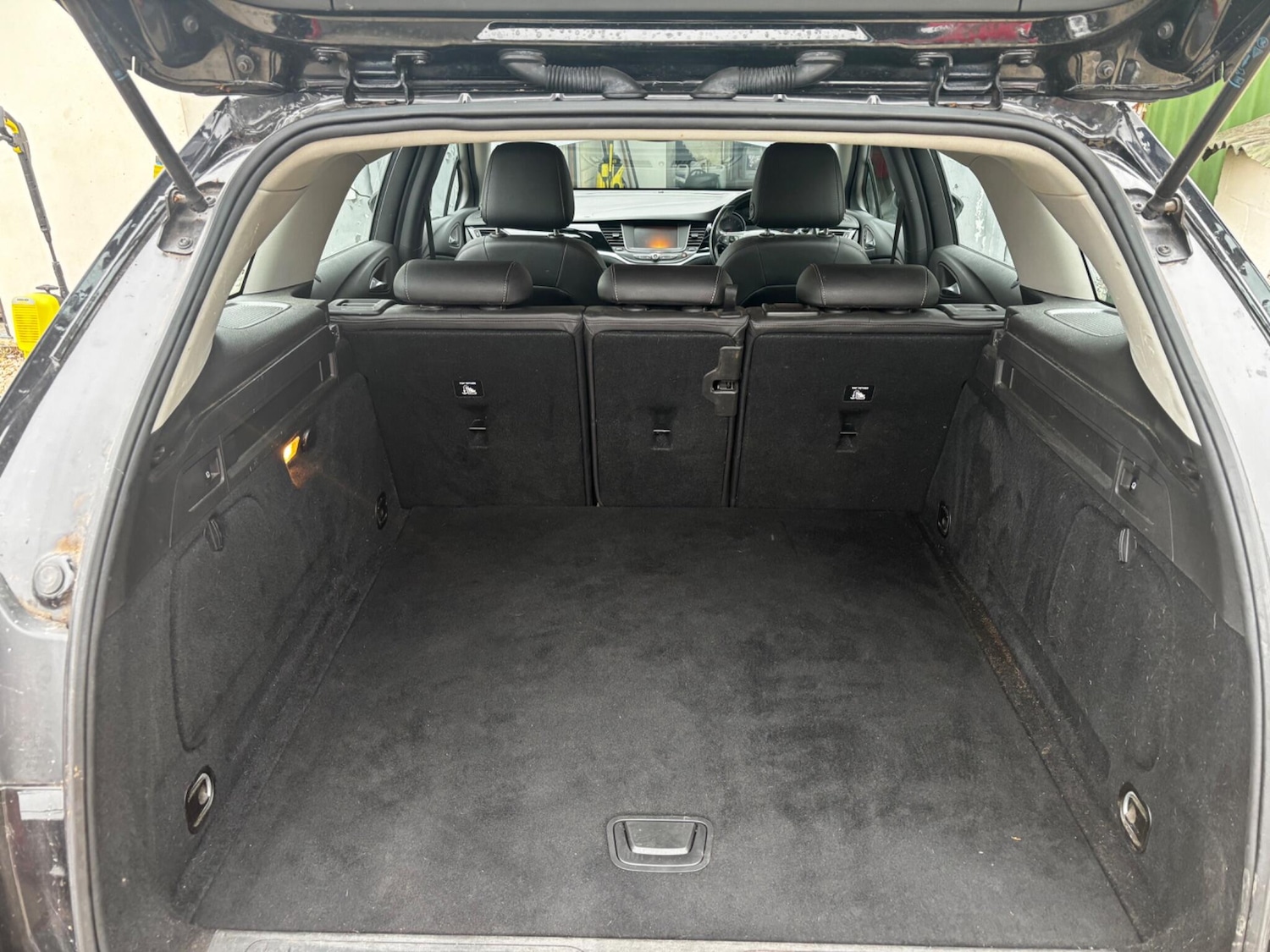 Used Vauxhall Astra 2017 for sale - 76472160: Photo 1